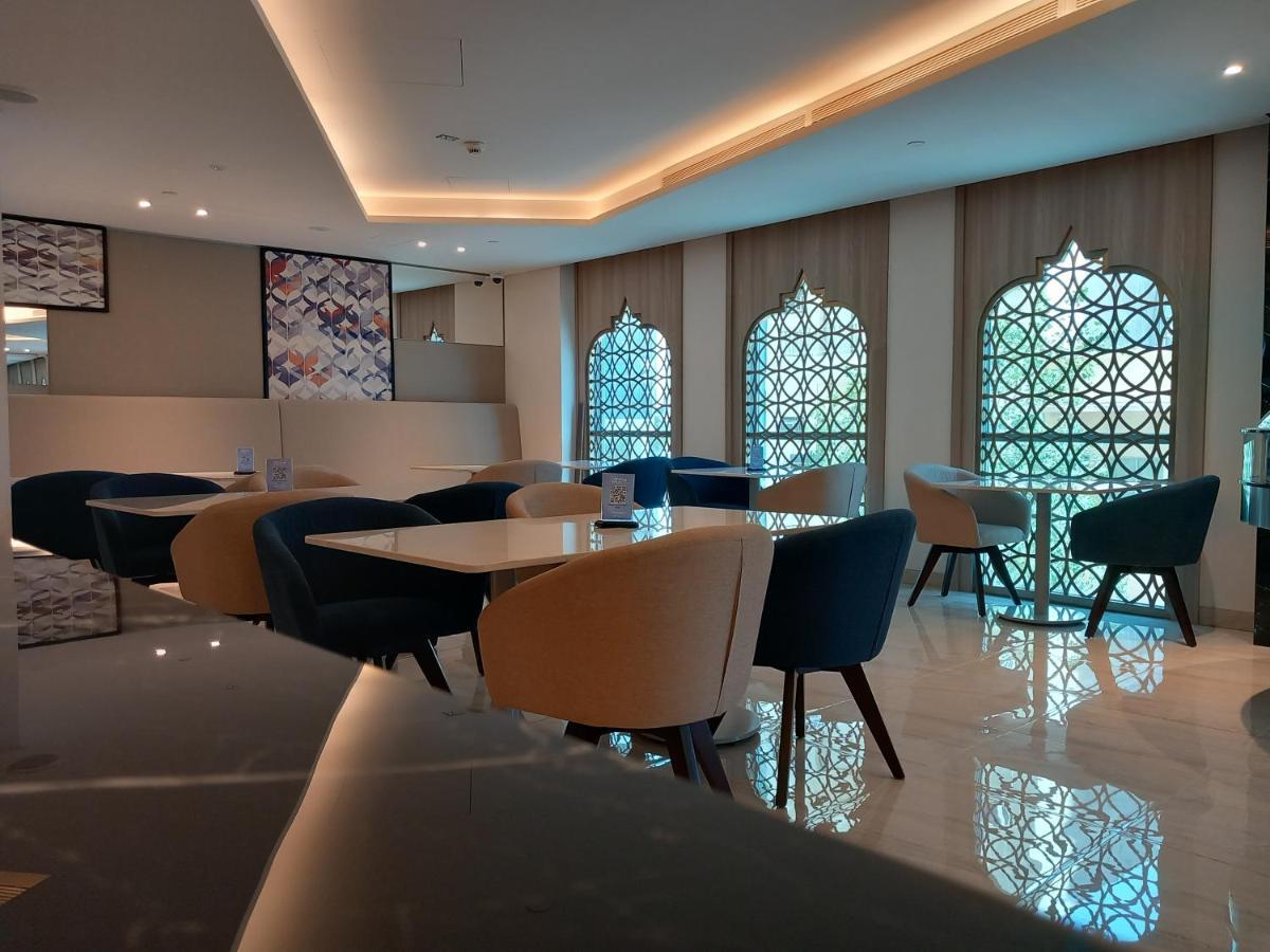 C - Hotel And Suites Doha Buitenkant foto