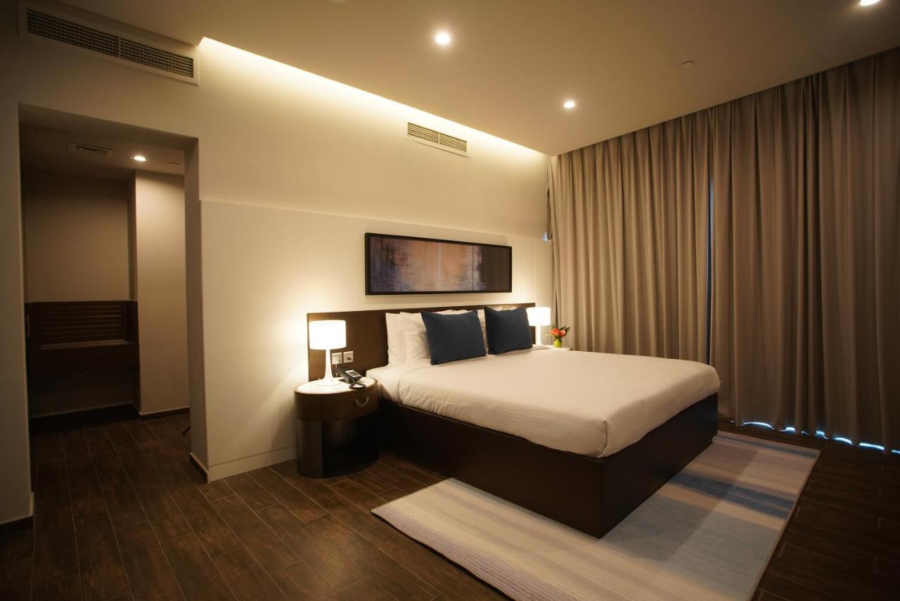 C - Hotel And Suites Doha Buitenkant foto