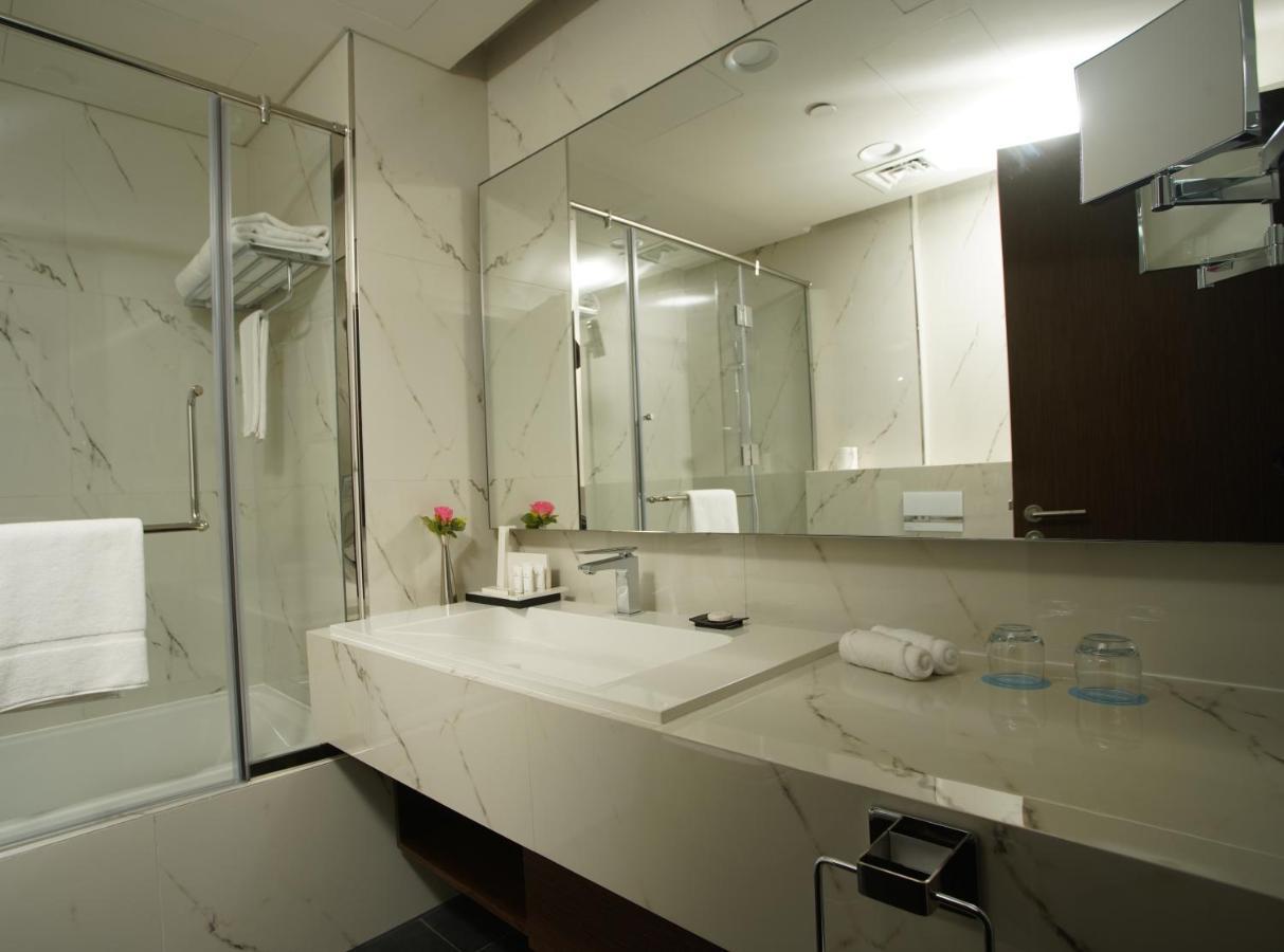 C - Hotel And Suites Doha Buitenkant foto