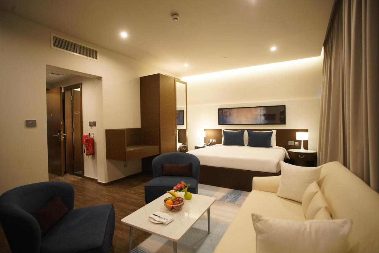 C - Hotel And Suites Doha Buitenkant foto