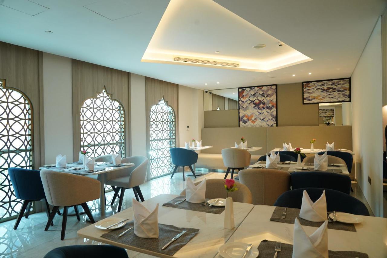 C - Hotel And Suites Doha Buitenkant foto