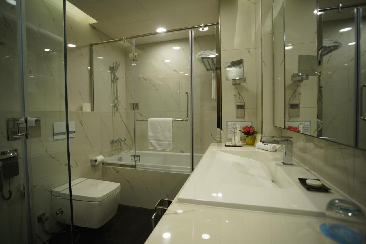C - Hotel And Suites Doha Buitenkant foto